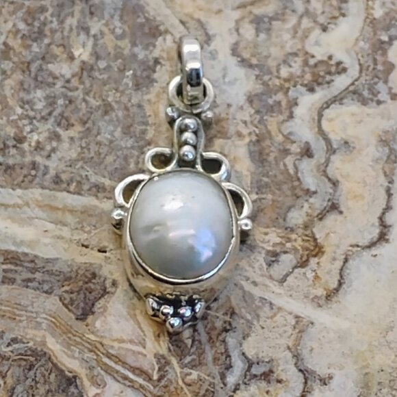 Sterling Silver Freshwater Pearl Stud Earrings & Pendant Set Boho Dainty - Picture 2 of 8